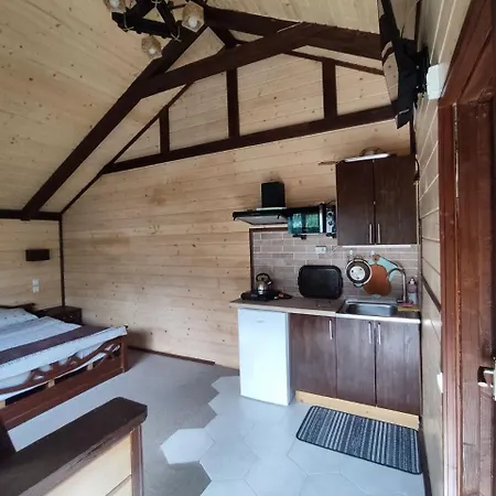 דירה у кузьмича однокімнатні студіо מיקוליצ'ין